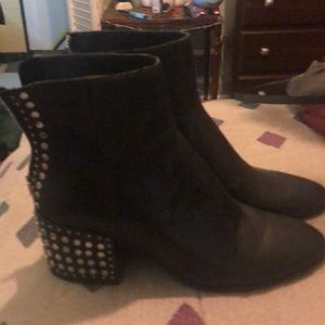 Dolce Vida studded NWOT BOOTIES